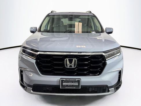 Used 2023 Honda Pilot Touring image 6