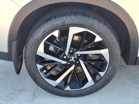 Used 2024 Mitsubishi Outlander SE image 13