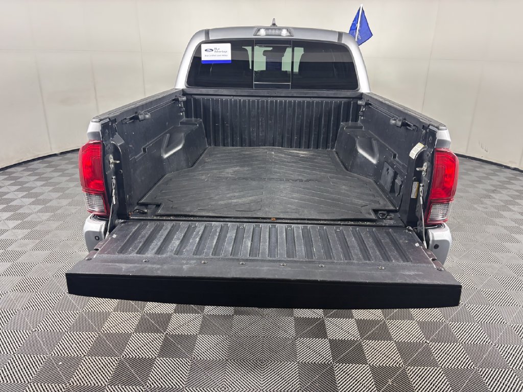 Used 2019 Toyota Tacoma TRD Sport w/ Technology Package AWD/4WD image 28
