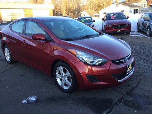 Used 2013 Hyundai Elantra GLS image 3