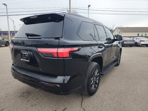 Used 2024 Toyota Sequoia Platinum image 9
