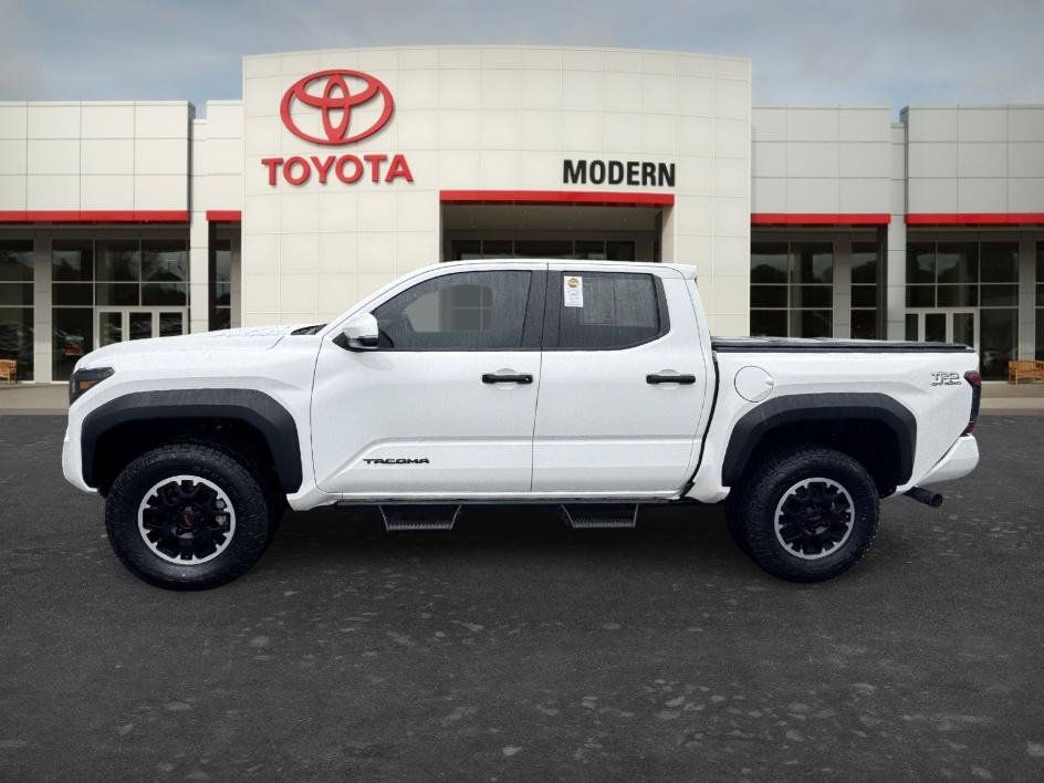 Used 2024 Toyota Tacoma TRD Off-Road w/ TRD Off Road Upgrade Package AWD/4WD image 8