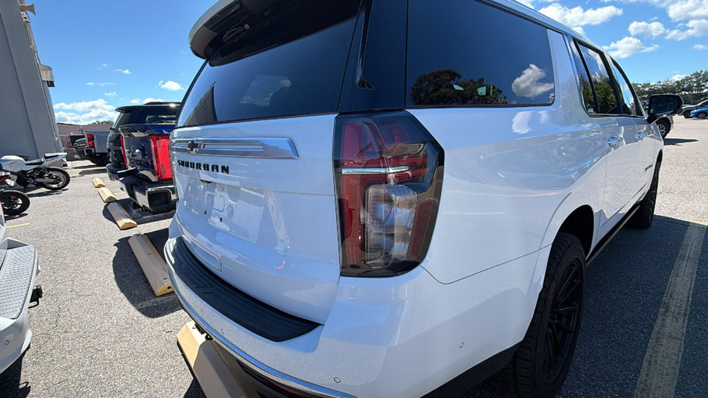 Used 2024 Chevrolet Suburban High Country w/ Advanced Technology Package AWD/4WD image 12