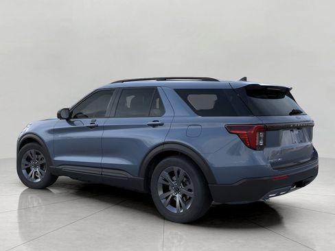 Used 2026 Ford Explorer Active w/ Active Comfort Package AWD/4WD image 5