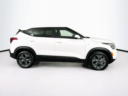 Used 2026 Kia Seltos LX AWD/4WD image 10
