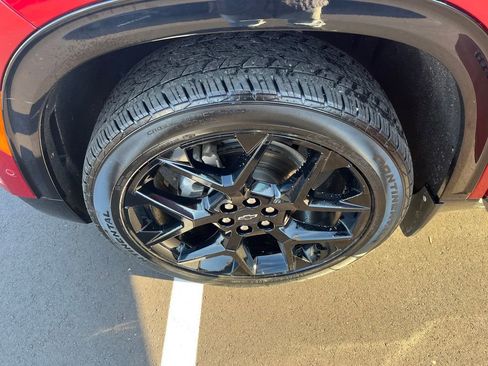 Used 2024 Chevrolet Traverse RS image 25