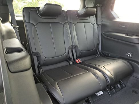 New 2026 Jeep Compass Latitude image 20