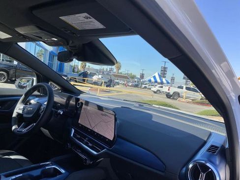 New 2026 Chevrolet Equinox EV LT AWD/4WD image 28