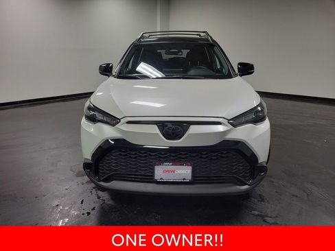 Used 2025 Toyota Corolla Cross AWD Hybrid w/ Moonroof Package image 3