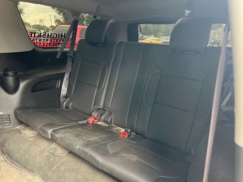 Used 2017 Chevrolet Suburban Premier AWD/4WD image 19