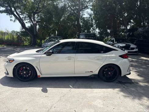 Used 2023 Honda Civic Type R image 11