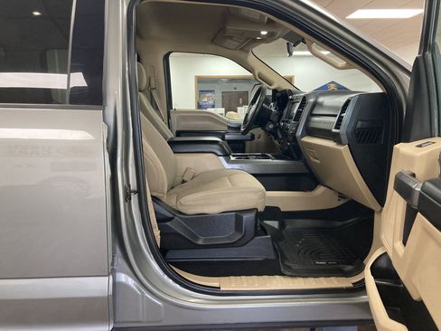 Used 2019 Ford F250 XLT w/ XLT Premium Package AWD/4WD image 19