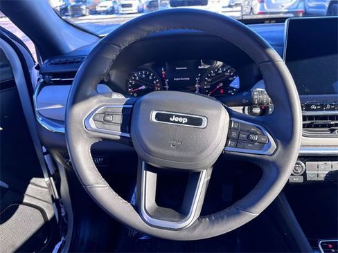 Certified 2023 Jeep Compass Limited image 16