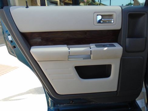 Used 2011 Ford Flex SEL w/ Rapid Spec Order Code FWD image 31