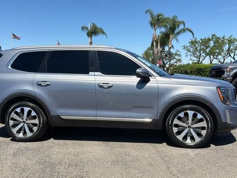 Used 2022 Kia Telluride S AWD/4WD image 2