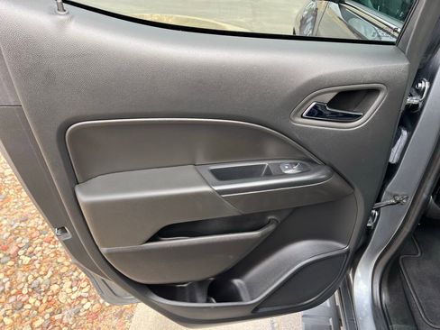 Used 2022 Chevrolet Colorado LT w/ Luxury Package image 19