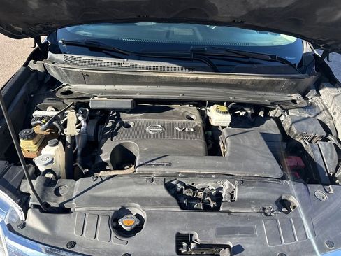 Used 2015 Nissan Pathfinder SV w/ Trailer Tow Package image 22