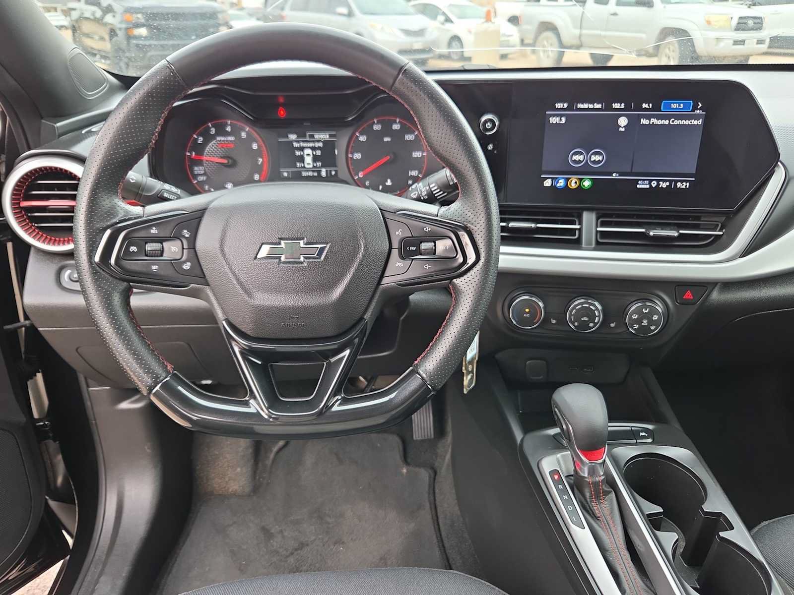 Used 2024 Chevrolet Trax RS FWD image 14