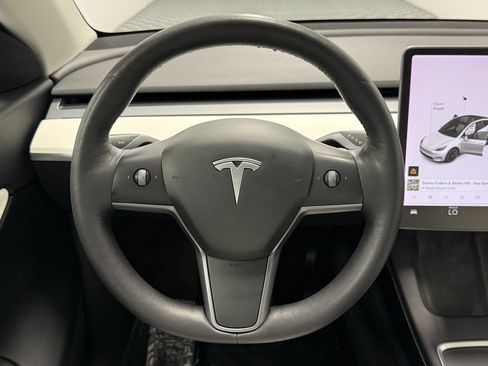 Used 2021 Tesla Model Y Long Range AWD/4WD image 17