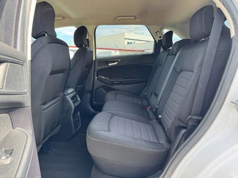 Used 2019 Ford Edge SE FWD image 16