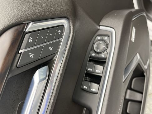 Certified 2022 GMC Sierra 1500 SLT image 9