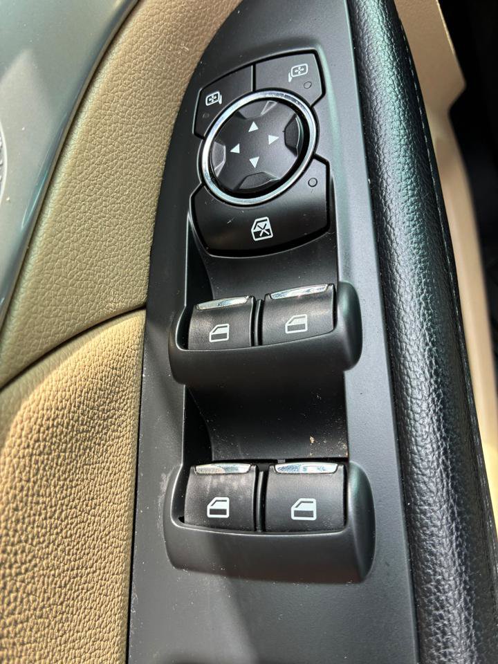 Used 2016 Ford Explorer XLT w/ Equipment Group 202A AWD/4WD image 15