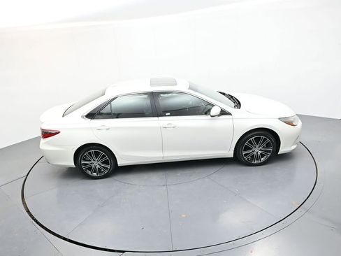 Used 2016 Toyota Camry SE image 26