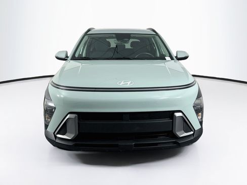 Used 2025 Hyundai Kona SEL FWD image 2
