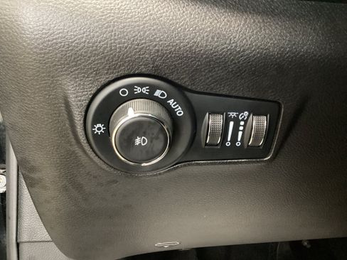 Used 2025 Jeep Compass Limited w/ Elite Group AWD/4WD image 19