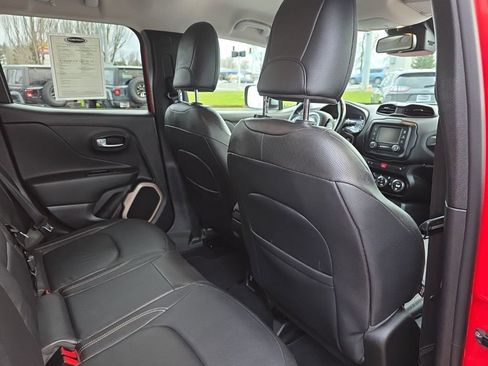 Used 2016 Jeep Renegade Limited image 11