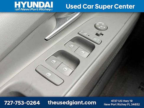 Used 2024 Hyundai Elantra SEL FWD image 24