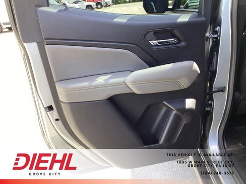 Used 2025 Chevrolet Colorado ZR2 AWD/4WD image 16