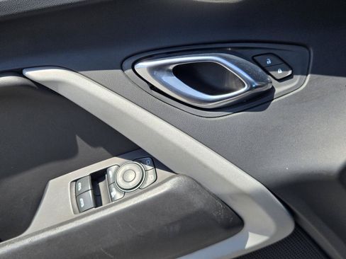 Used 2020 Chevrolet Camaro LT RWD image 19