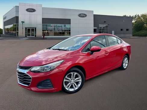 Used 2019 Chevrolet Cruze LT w/ LT Fleet Convenience Package FWD image 1