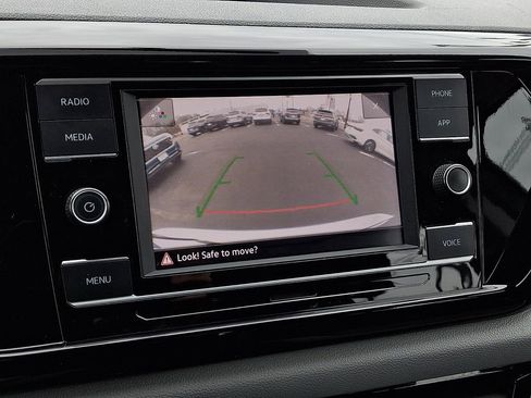 Certified 2022 Volkswagen Taos S image 17