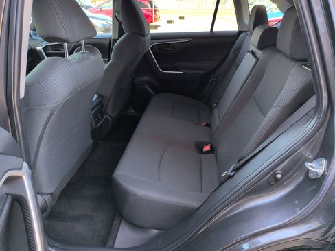 Used 2022 Toyota RAV4 LE image 21