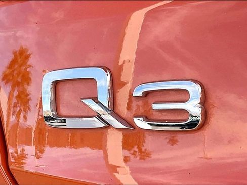 Used 2019 Audi Q3 2.0T Prestige w/ Prestige Package image 31