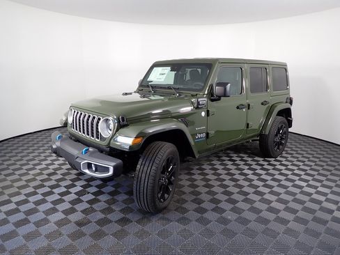 New 2024 Jeep Wrangler Unlimited Sahara w/ Technology Group image 8