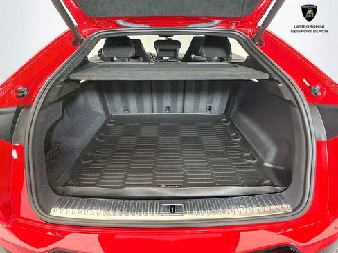 Used 2024 Lamborghini Urus Performante AWD/4WD image 24