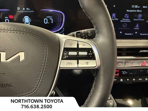 Used 2025 Kia Telluride AWD image 24