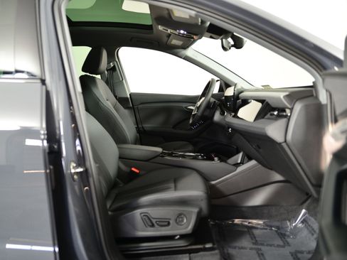 Certified 2025 Audi Q6 e-tron Premium w/ Convenience Package image 17