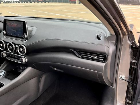 Used 2025 Nissan Sentra SV FWD image 19