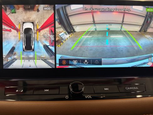 Used 2025 Nissan Rogue Platinum w/ Platinum Premium Package AWD/4WD image 16