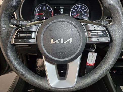 Used 2023 Kia Forte LXS w/ LXS Technology Package image 29