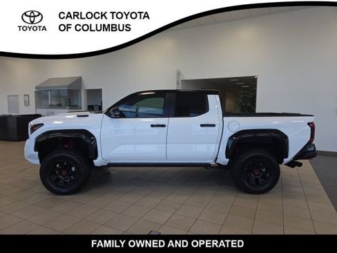 Used 2025 Toyota Tacoma TRD Pro AWD/4WD image 2