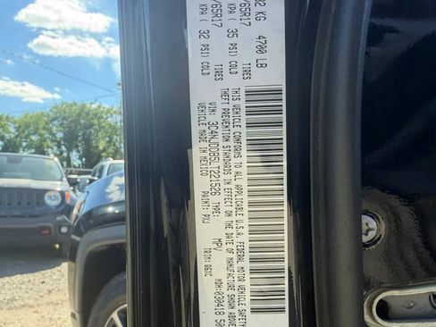 Used 2020 Jeep Compass Trailhawk AWD/4WD image 34