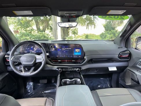 Used 2026 Chevrolet Silverado EV Trail Boss AWD/4WD image 25