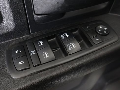 Used 2018 RAM 2500 Tradesman image 31