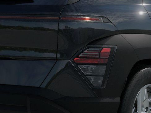 New 2027 Hyundai Kona SE FWD image 10