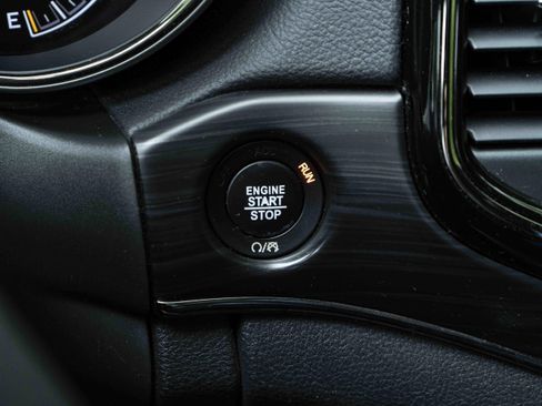 Used 2020 Jeep Grand Cherokee Limited X image 25